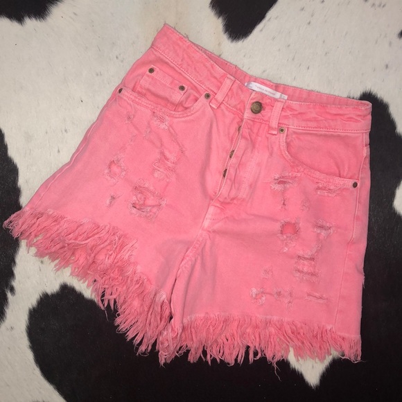 Zara bright pink distressed high rise denim shorts - Picture 5 of 12